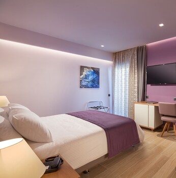 Blue Lagoon City Hotel 4*
