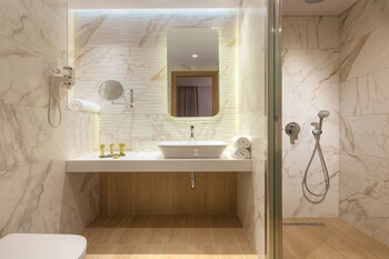 Blue Lagoon City Hotel 4*