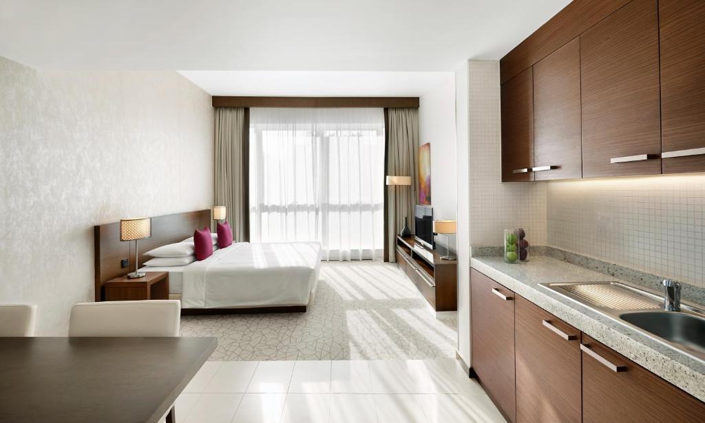 Hyatt Place Dubai Al Rigga Residences 4*