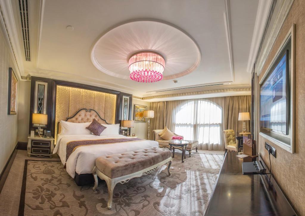 Narcissus Hotel & Residence 5*