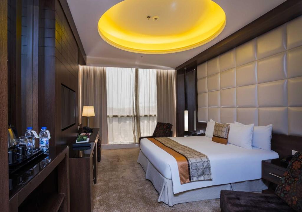 Gloria Inn Hotel 3*