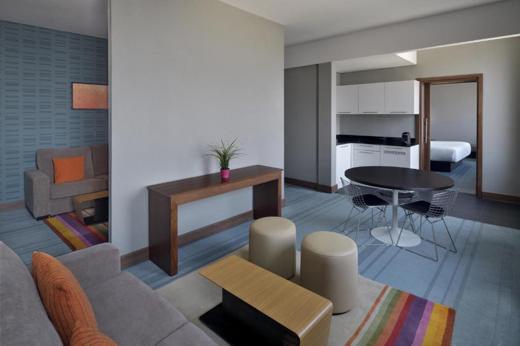 Aloft Dhahran 4*