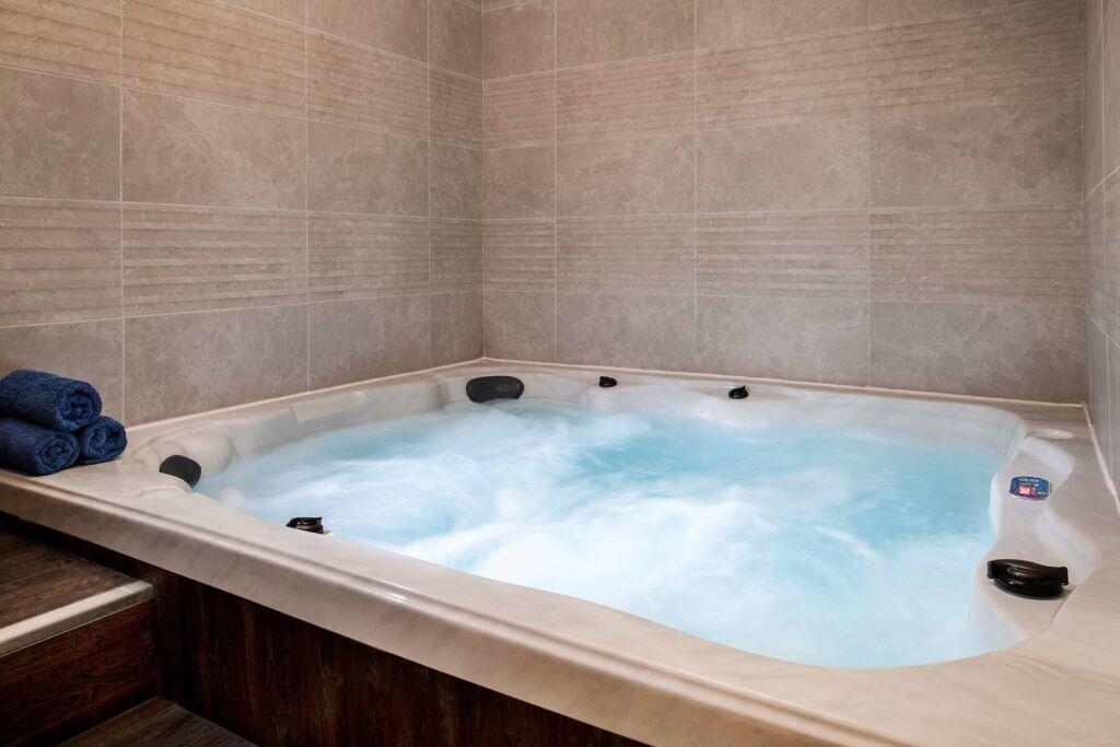 DoubleTree by Hilton Riyadh Financial District Hotel & Suites 4*