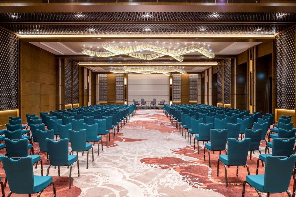 DoubleTree by Hilton Riyadh Financial District Hotel & Suites 4*