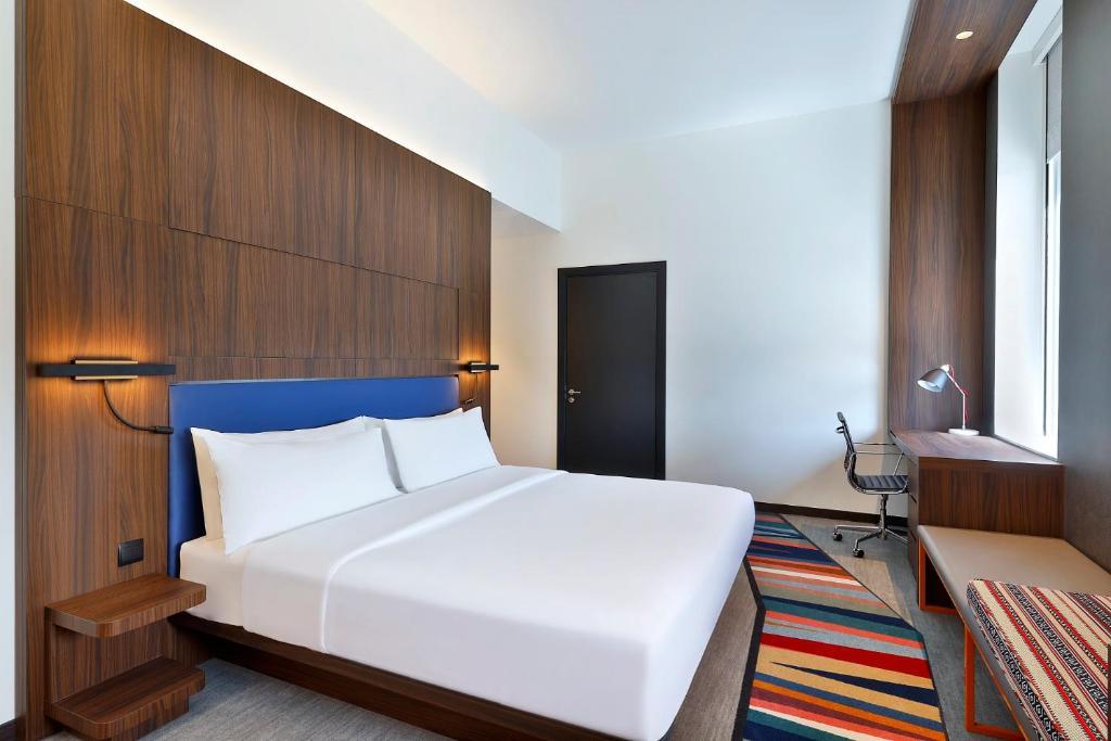 Aloft Dubai Airport 4*