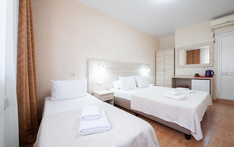 Альбатрос (ул. Б. Хмельницкого) 0*