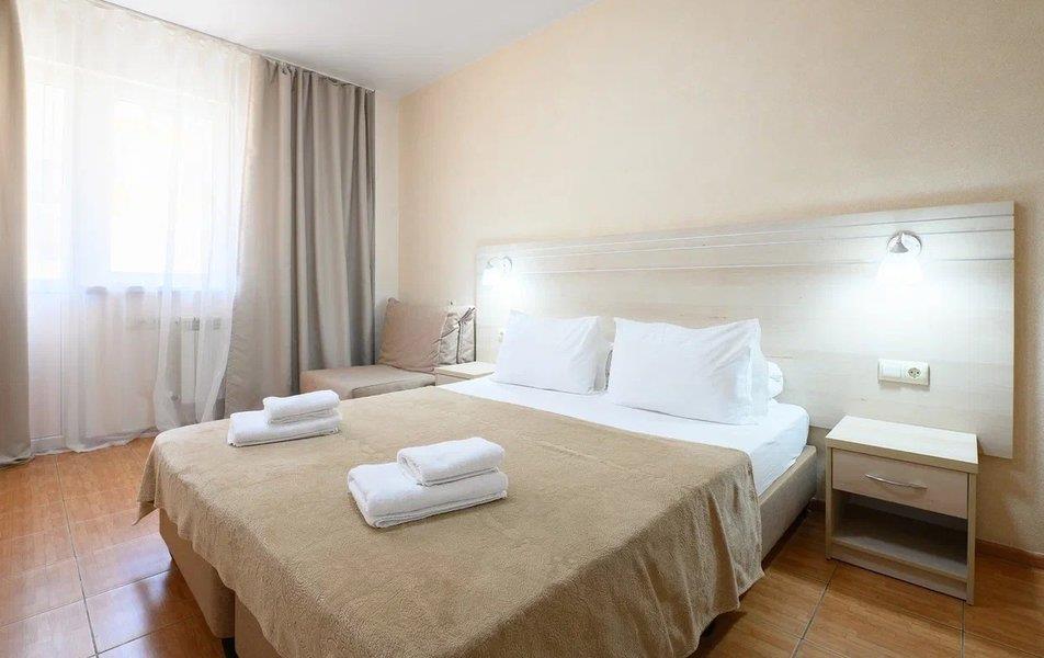 Альбатрос (ул. Б. Хмельницкого) 0*