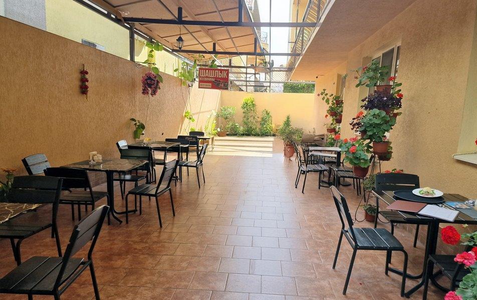 Альбатрос (ул. Б. Хмельницкого) 0*