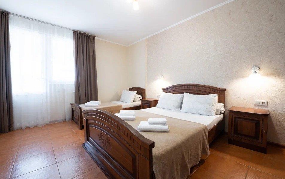 Альбатрос (ул. Б. Хмельницкого) 0*