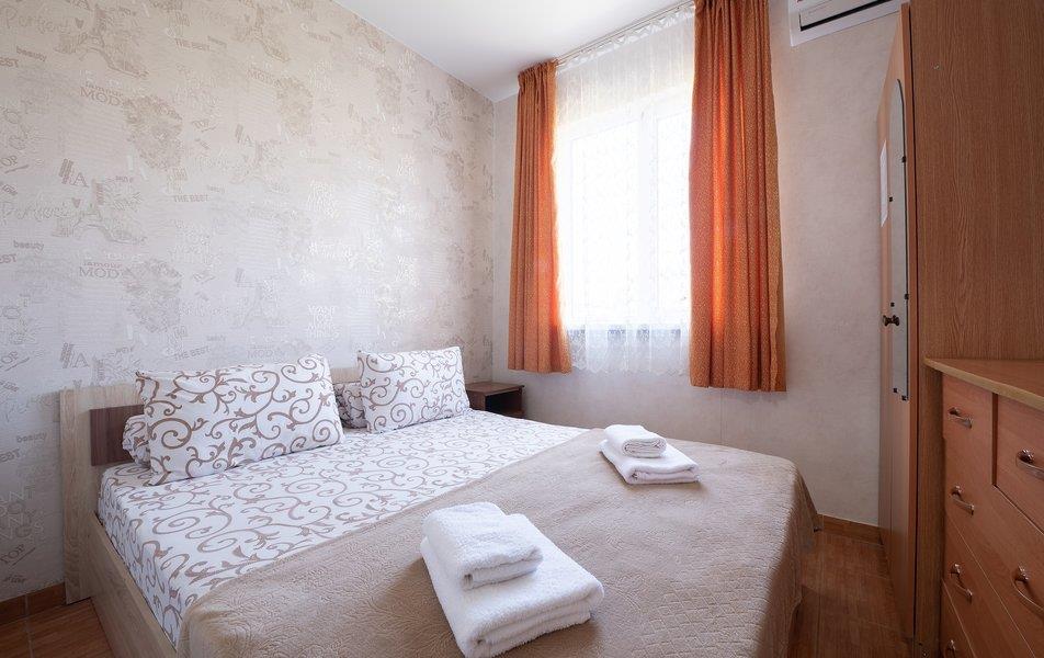 Альбатрос (ул. Б. Хмельницкого) 0*