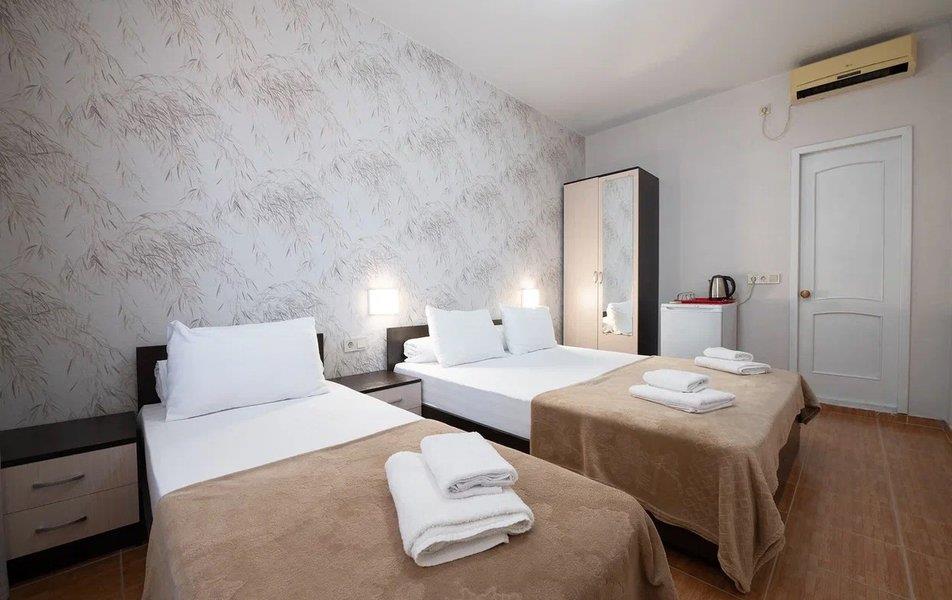 Альбатрос (ул. Б. Хмельницкого) 0*