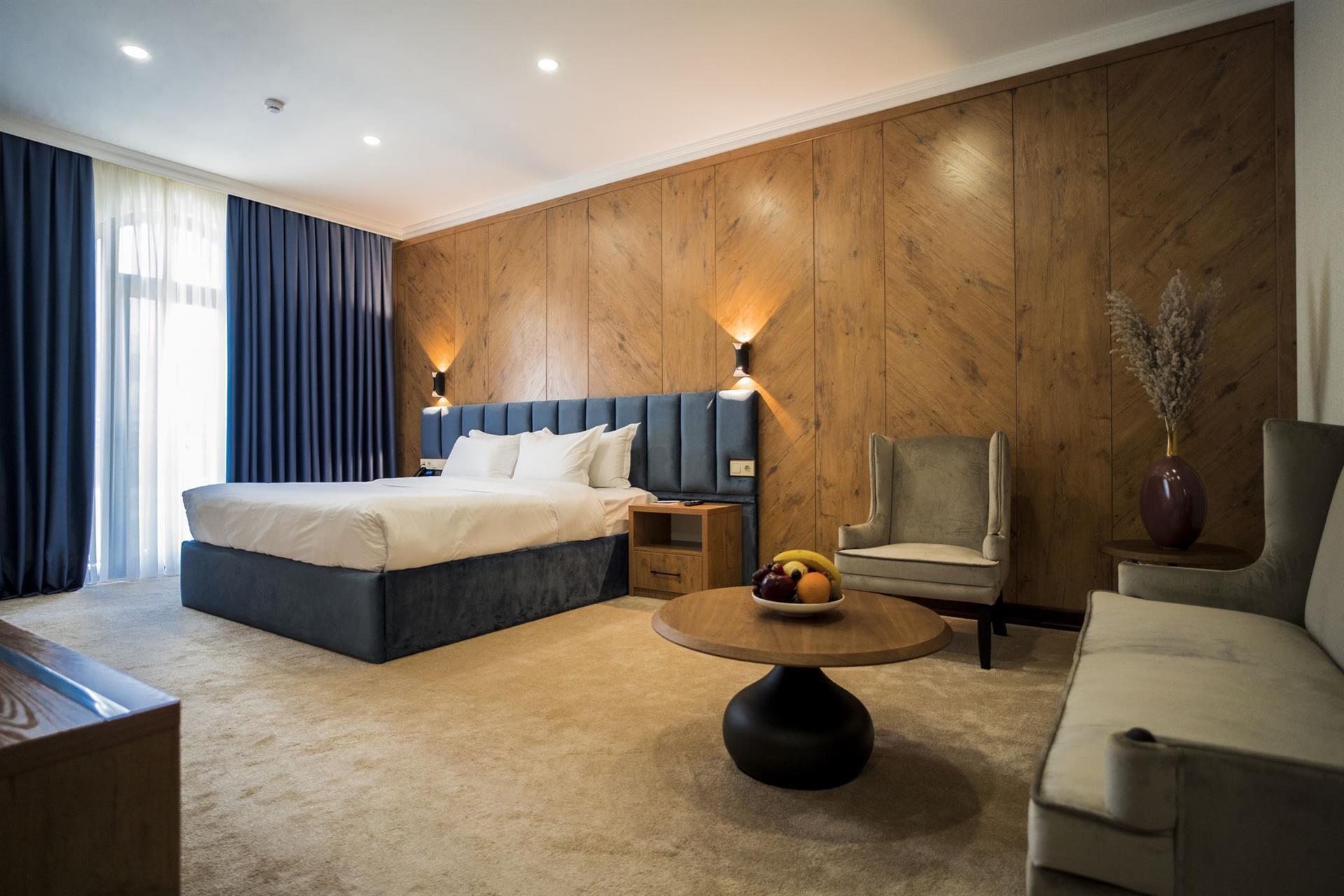 Oscar Boutique Hotel 3*