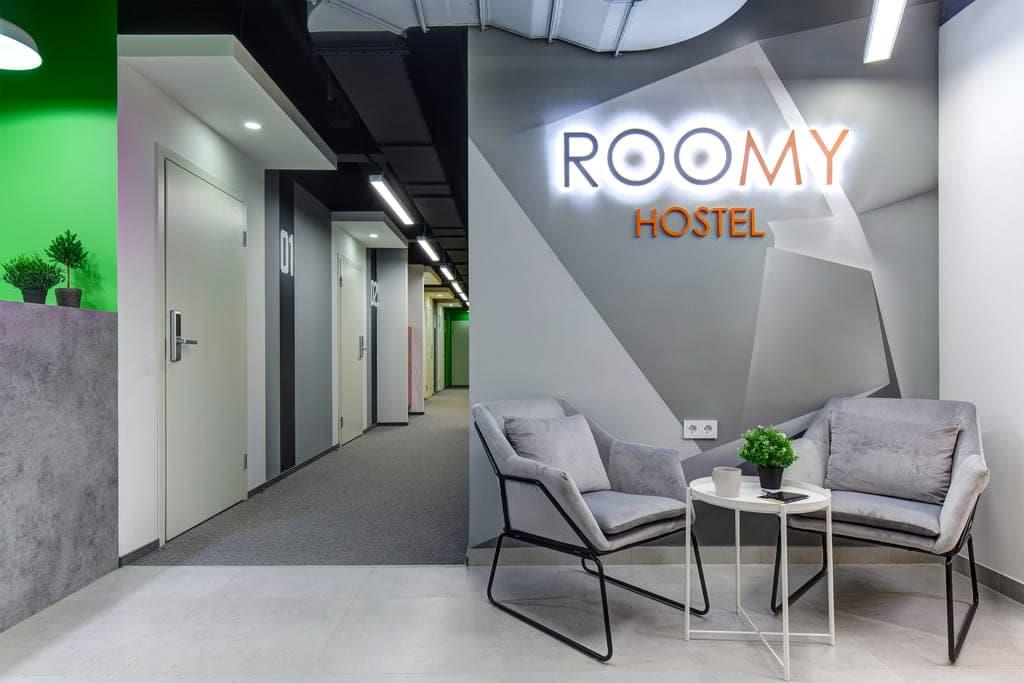 Roomy Hostel 1*
