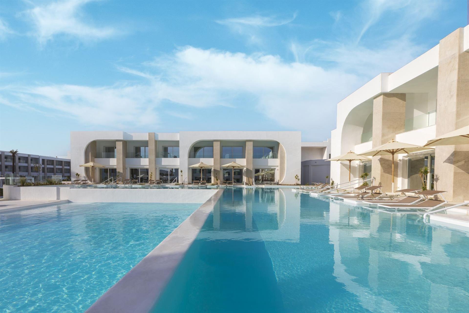 White Hills Resort 5*