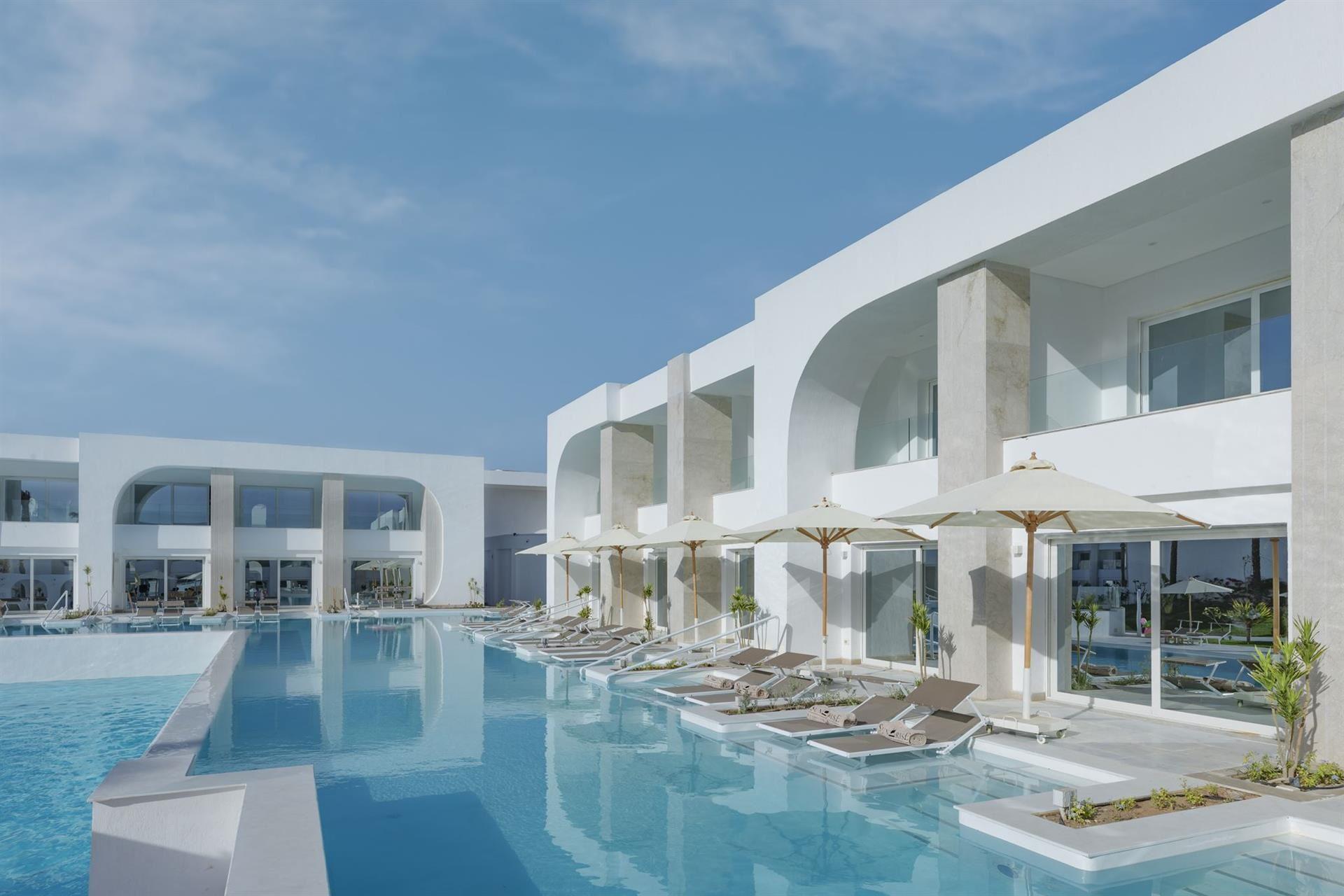 White Hills Resort 5*