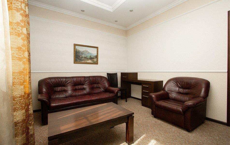 Михеев на Тополиной 7 2*