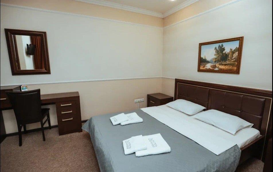 Михеев на Тополиной 7 2*