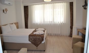 Loren Hotel & Suites 2*