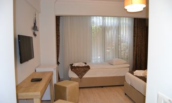 Loren Hotel & Suites 2*