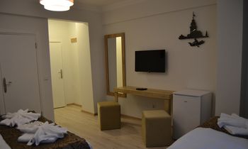 Loren Hotel & Suites 2*