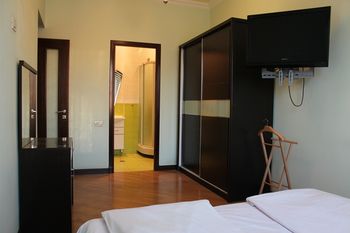 RIS Central Apartments Yerevan 0*