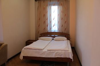 RIS Central Apartments Yerevan 0*