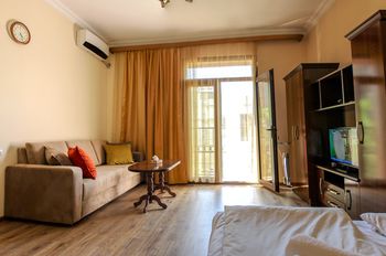 RIS Central Apartments Yerevan 0*