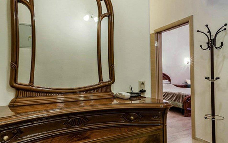 В доме Бажанова 0*