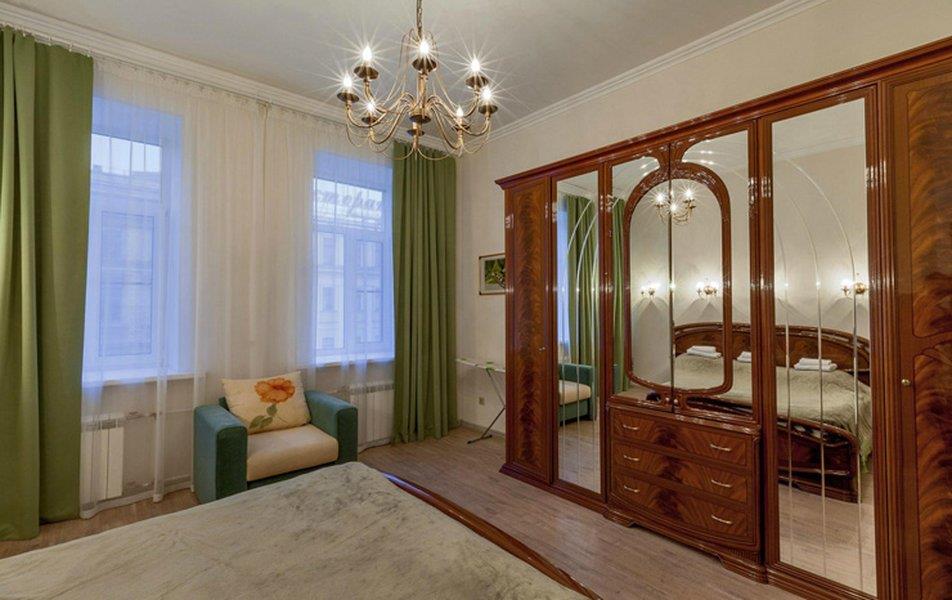 В доме Бажанова 0*