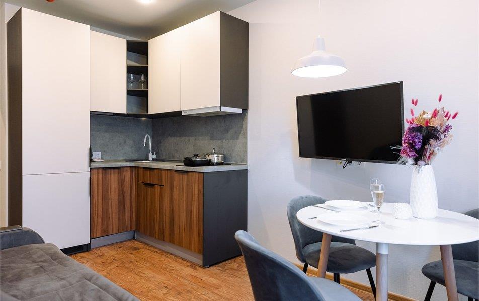 Авеню-Апарт на Мужества 3*