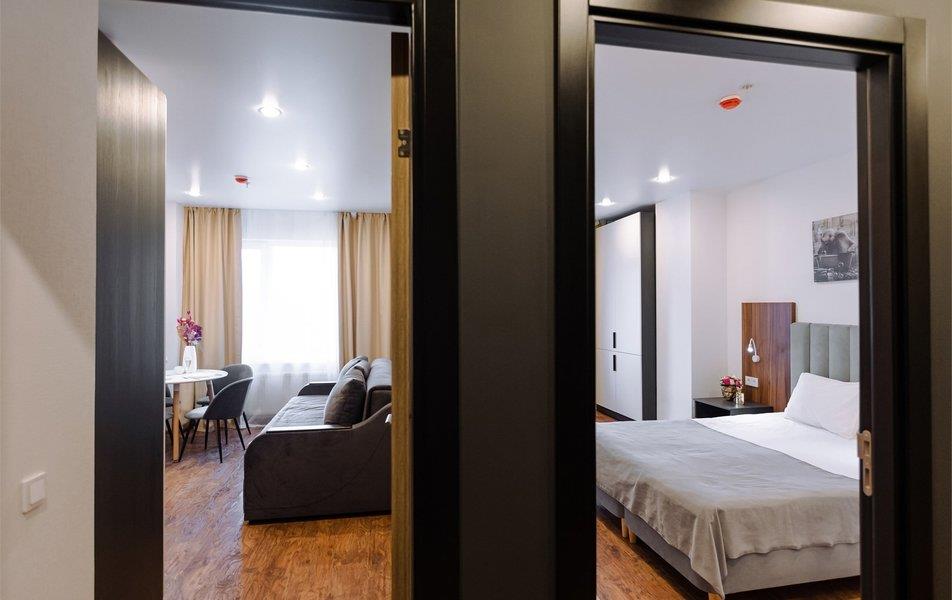 Авеню-Апарт на Мужества 3*