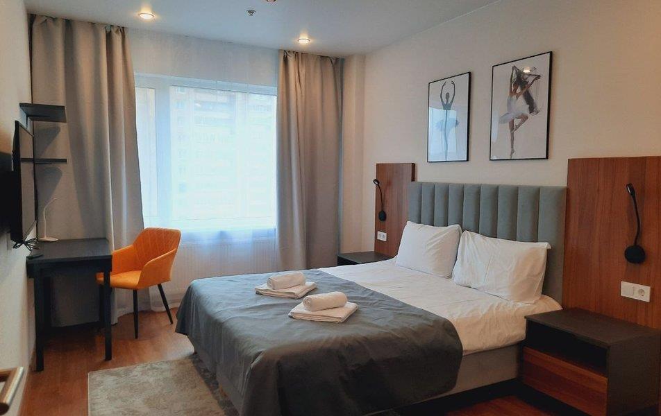 Авеню-Апарт на Мужества 3*