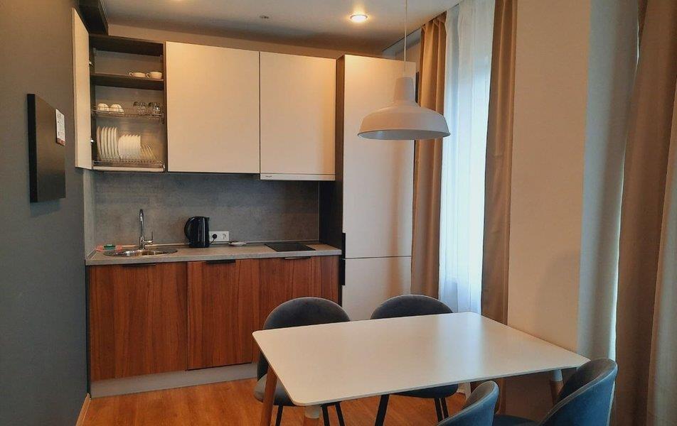 Авеню-Апарт на Мужества 3*