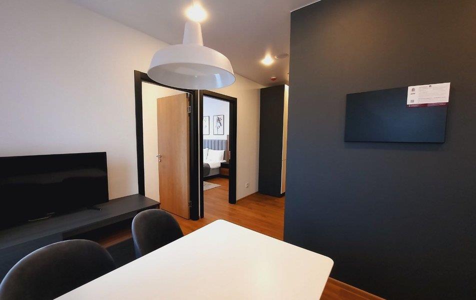 Авеню-Апарт на Мужества 3*