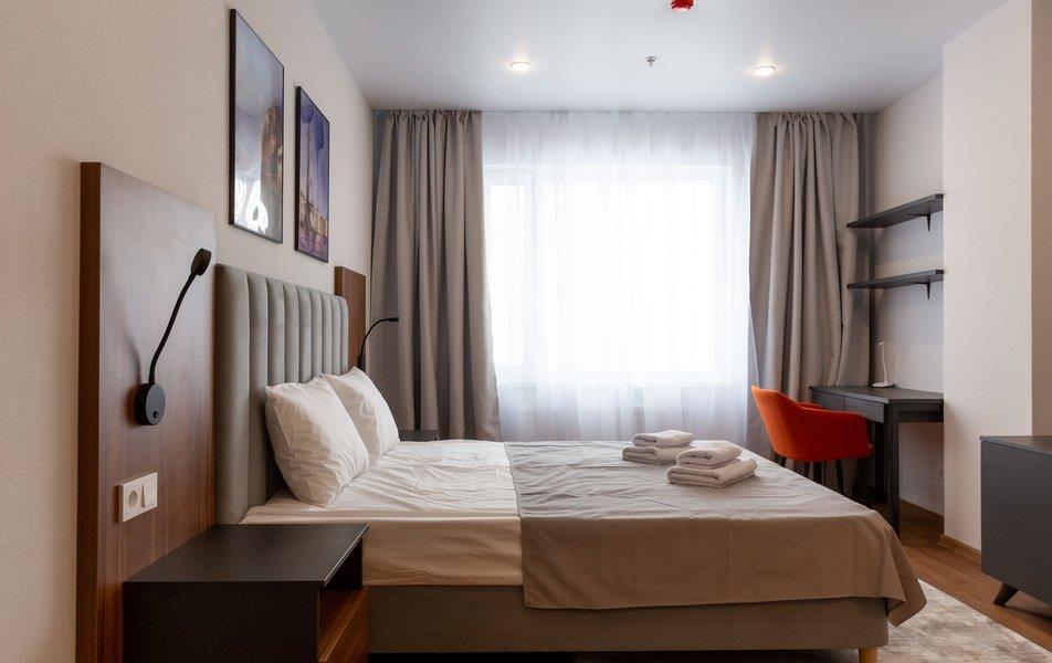 Авеню-Апарт на Мужества 3*