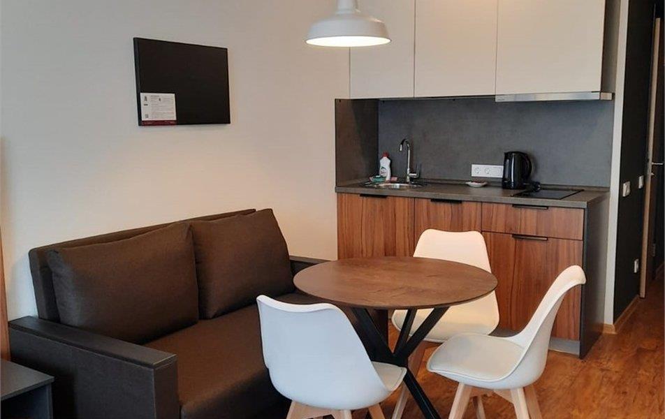 Авеню-Апарт на Мужества 3*