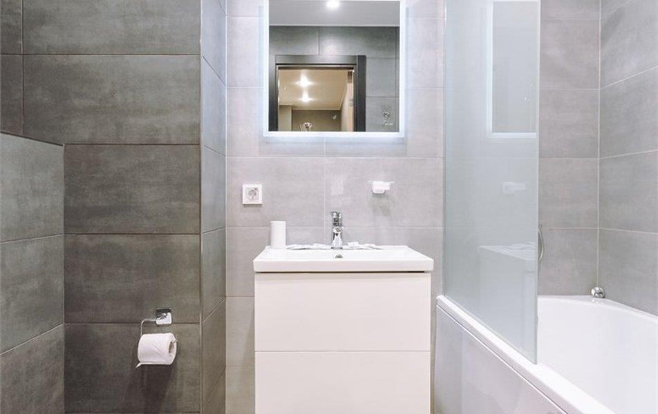 Авеню-Апарт на Мужества 3*