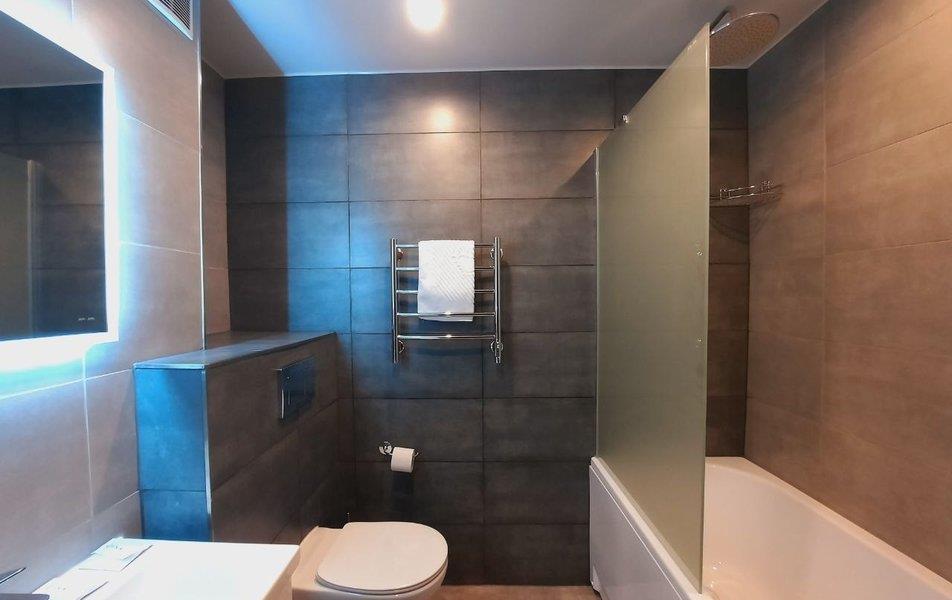 Авеню-Апарт на Мужества 3*