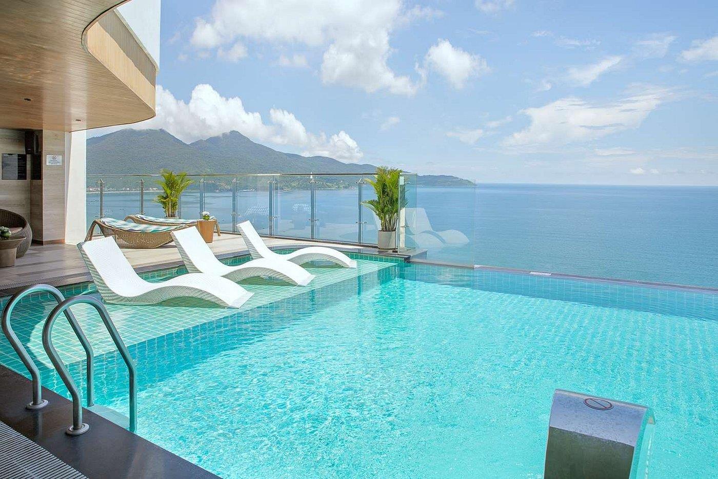Radisson Hotel Danang 5*