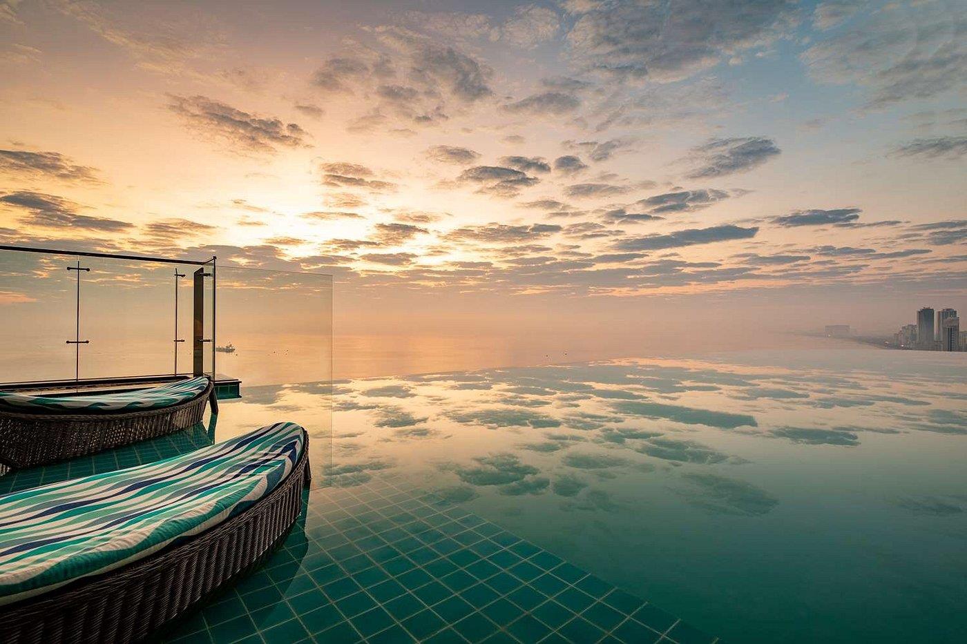 Radisson Hotel Danang 5*