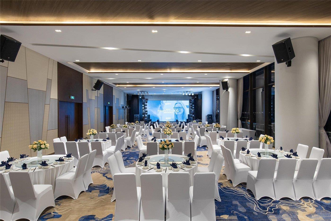 Radisson Hotel Danang 5*