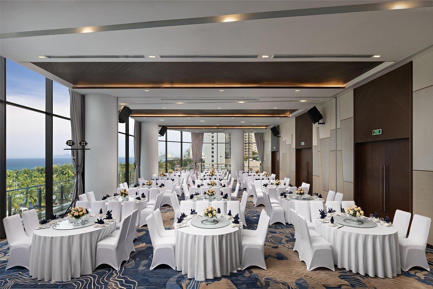 Radisson Hotel Danang 5*