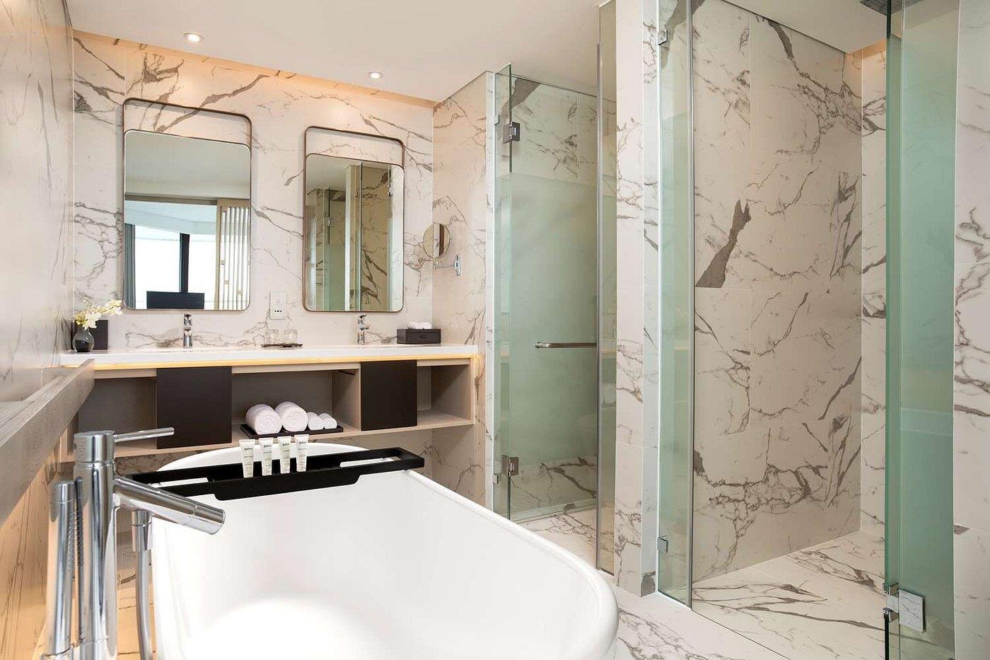 Radisson Hotel Danang 5*