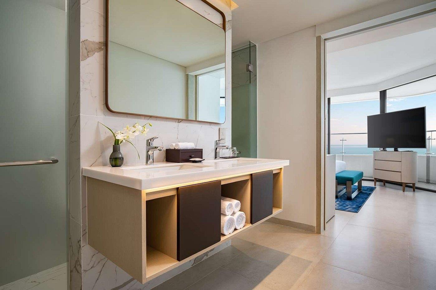 Radisson Hotel Danang 5*