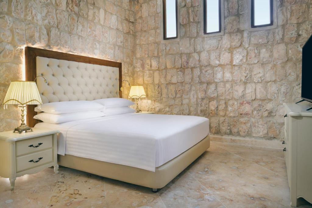 Al Samriya, Doha, Autograph Collection Hotel 5*