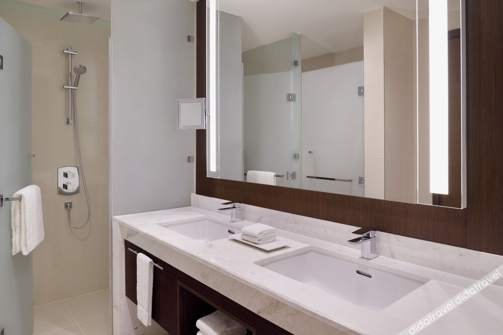 Delta Hotels City Center Doha 5*