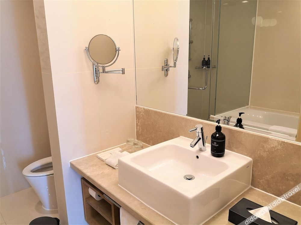 Cormar Suites 5*