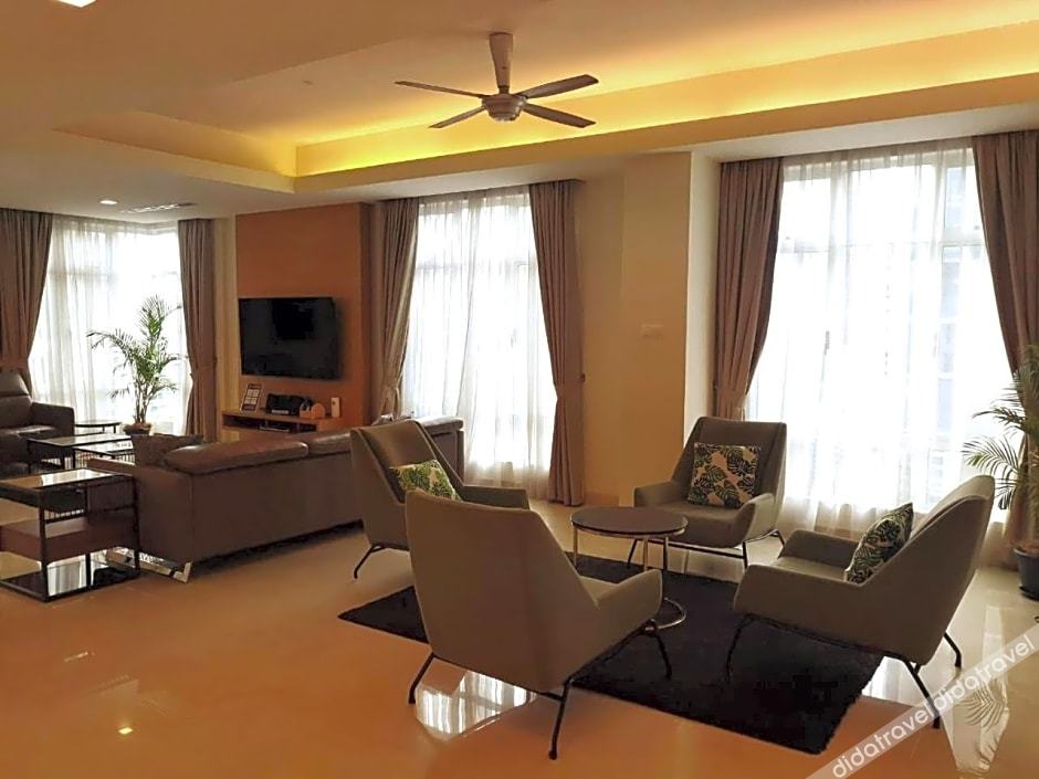 Cormar Suites 5*