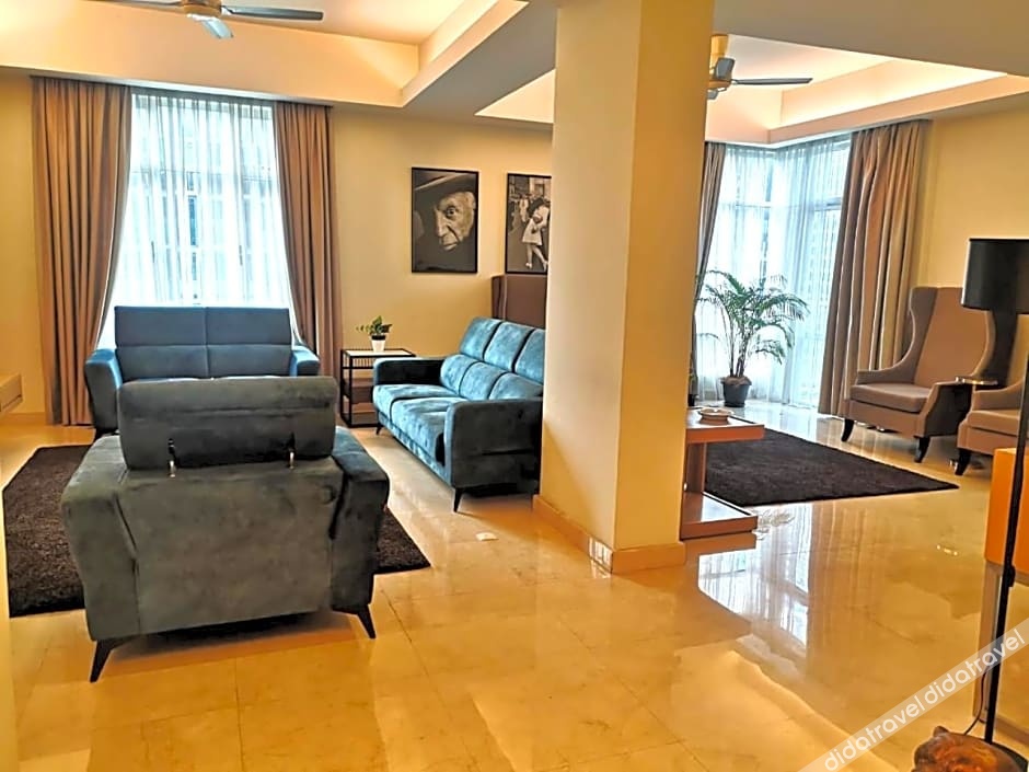 Cormar Suites 5*