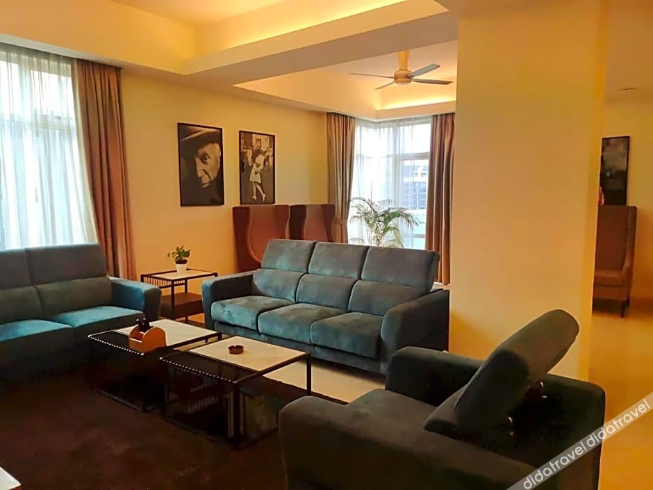 Cormar Suites 5*